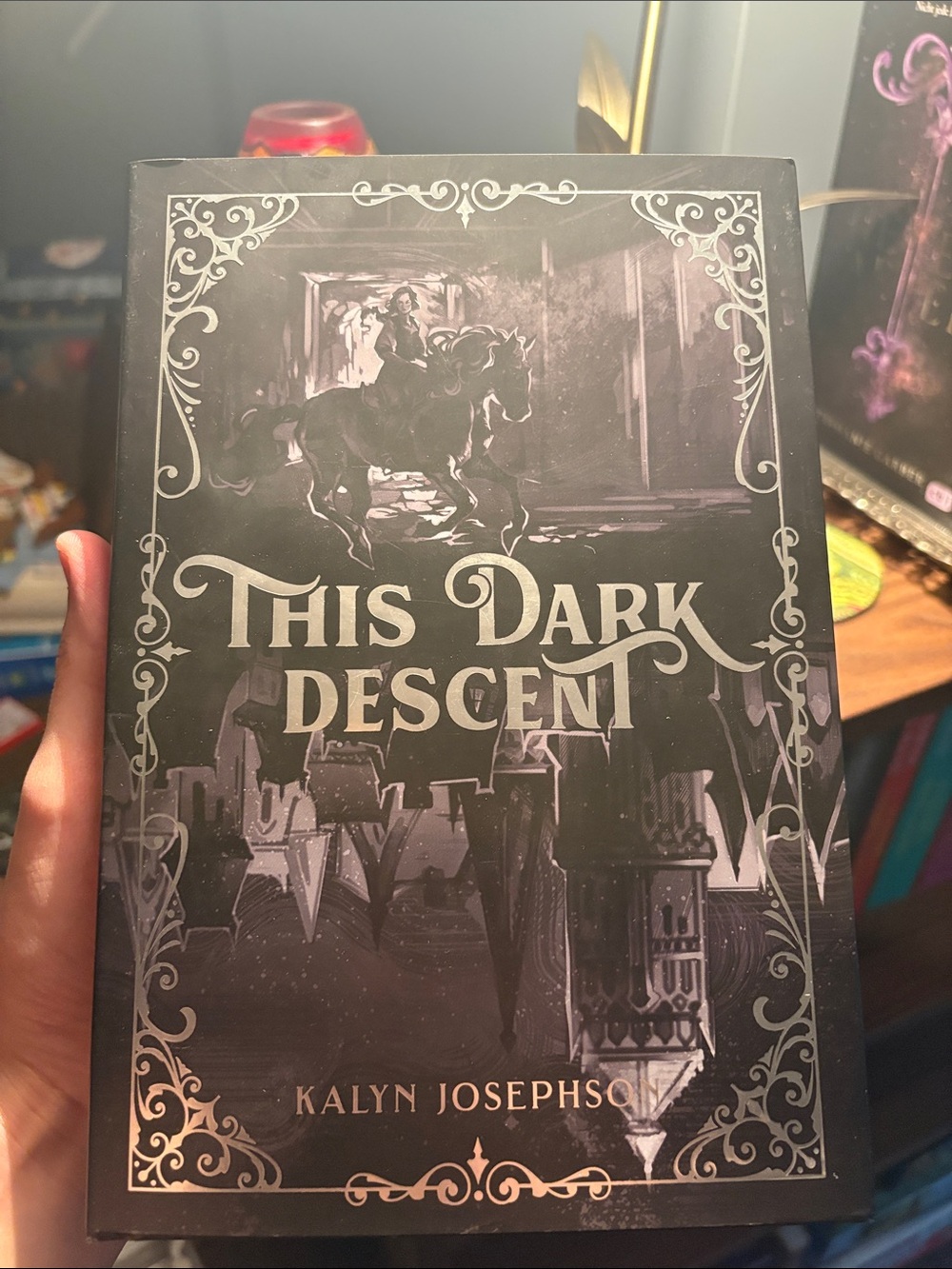 This dark descent - Owlcrate Edition